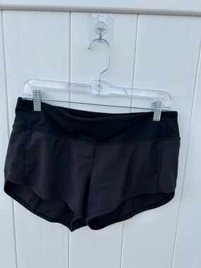 Lululemon Speed Up shorts in black size 6